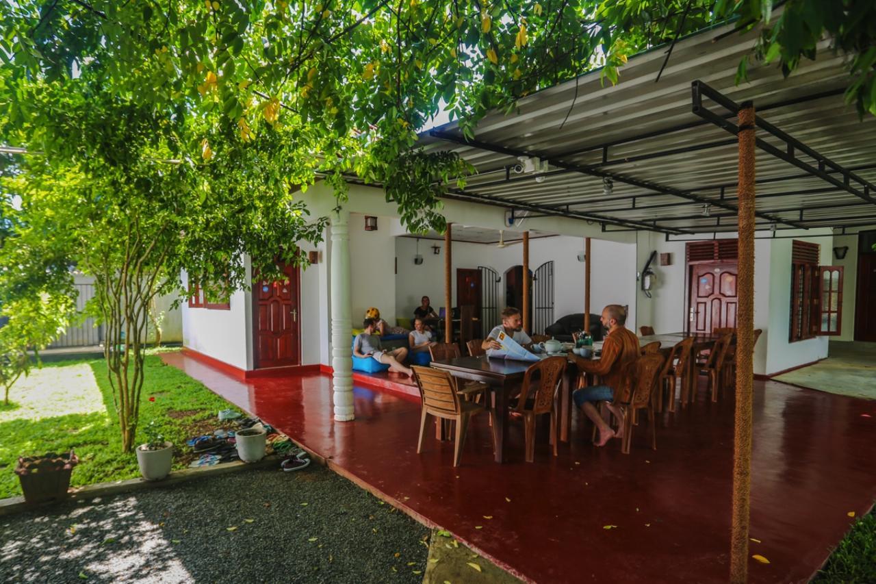 Gihan Guesthouse Mirissa Exterior foto